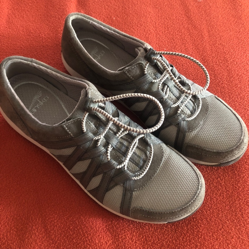 Dansko tennis/ walking shoe size 40 womens